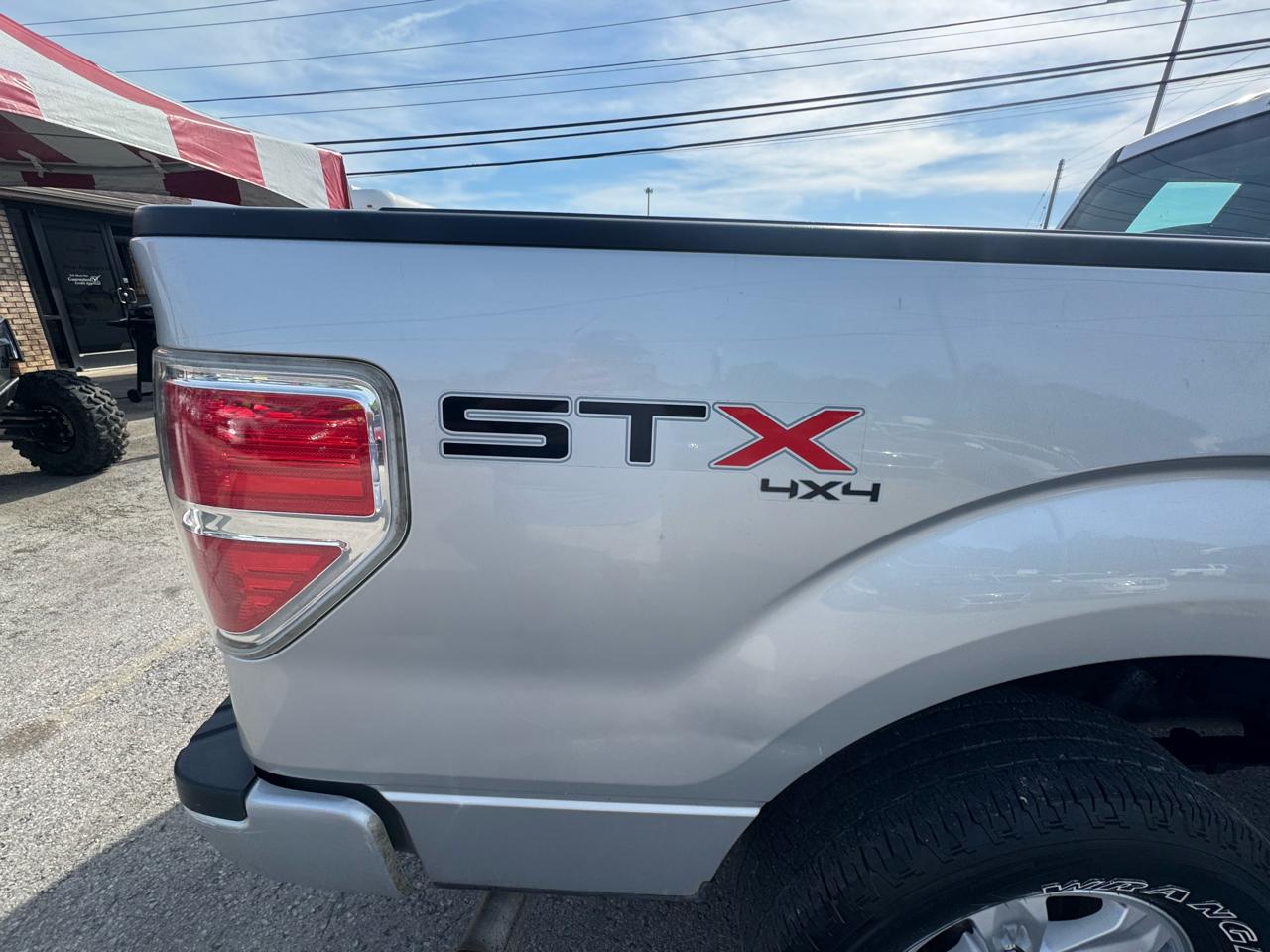 Ford F-150 4WD SuperCab 133" STX 2013