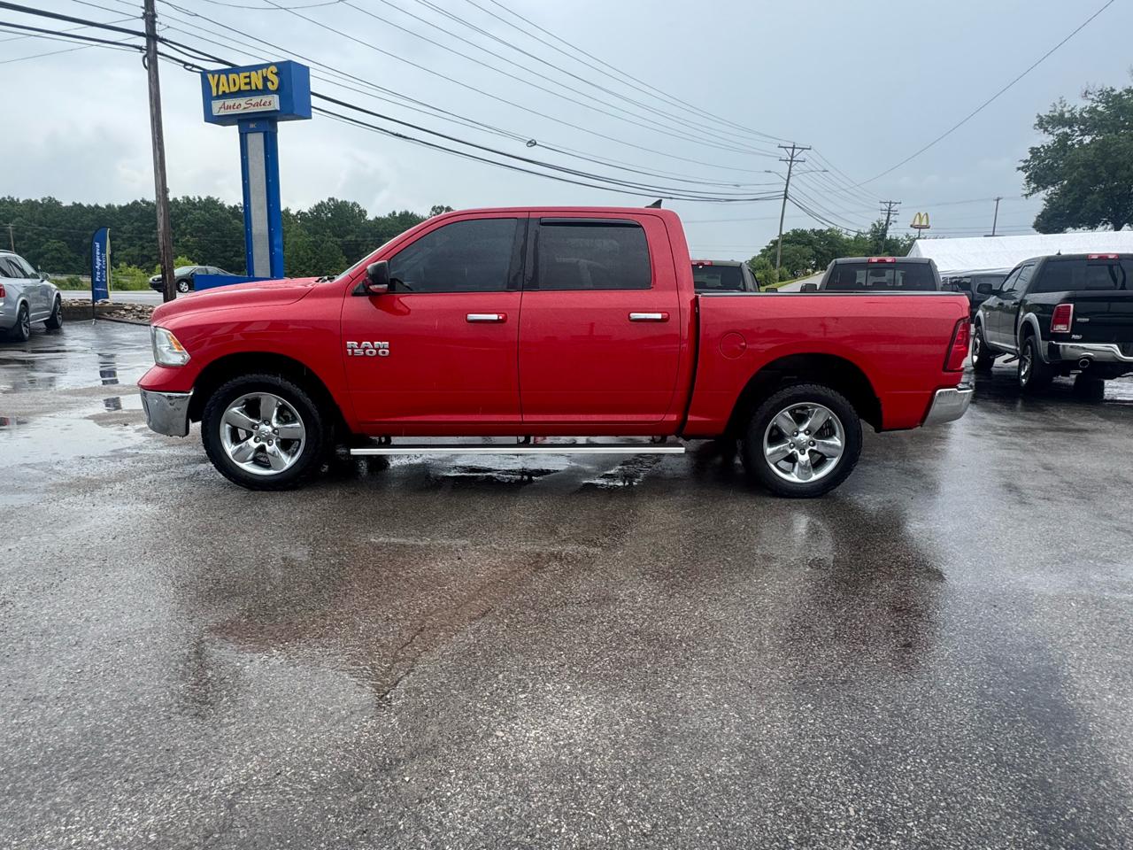 RAM 1500 Big Horn 4x4 Crew Cab 5'7" Box 2017