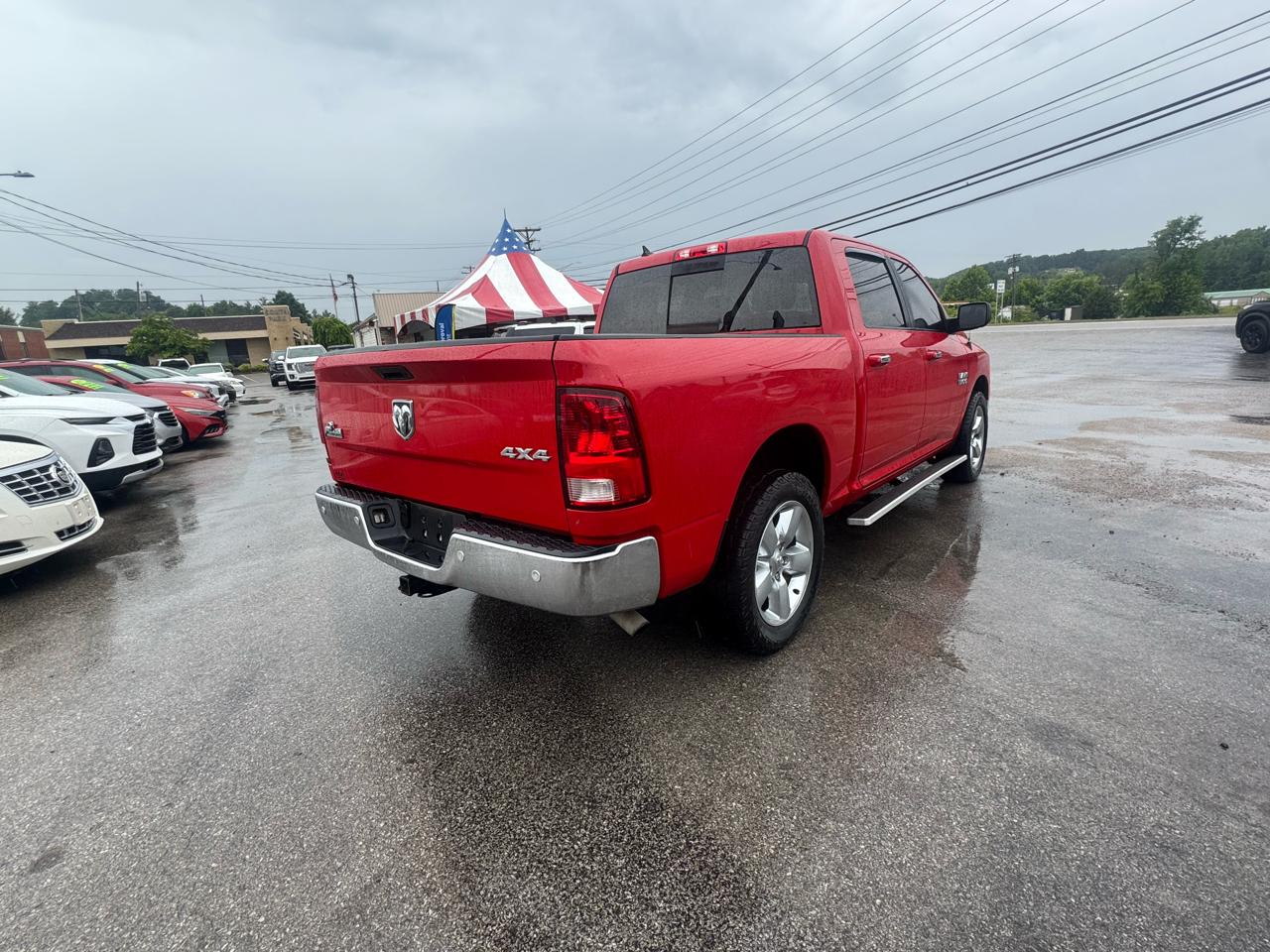 RAM 1500 Big Horn 4x4 Crew Cab 5'7" Box 2017