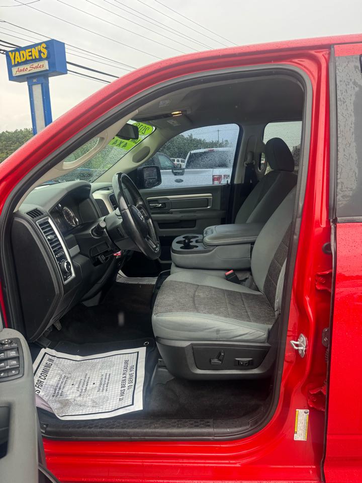 RAM 1500 Big Horn 4x4 Crew Cab 5'7" Box 2017