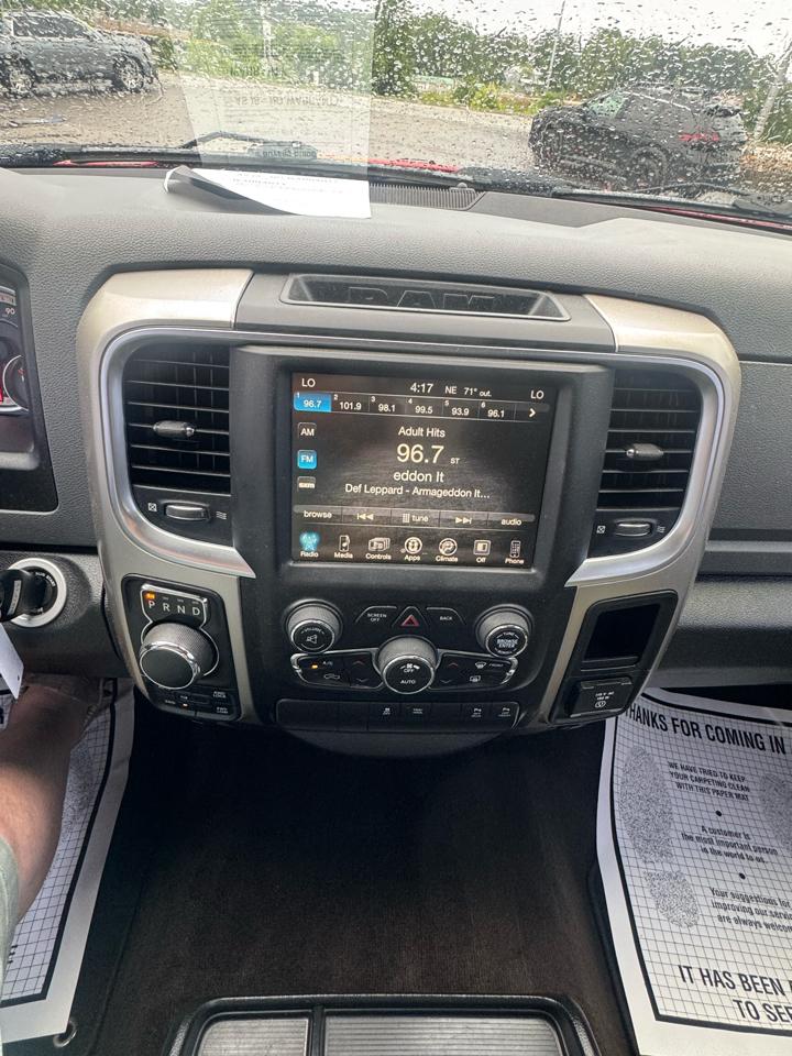 RAM 1500 Big Horn 4x4 Crew Cab 5'7" Box 2017