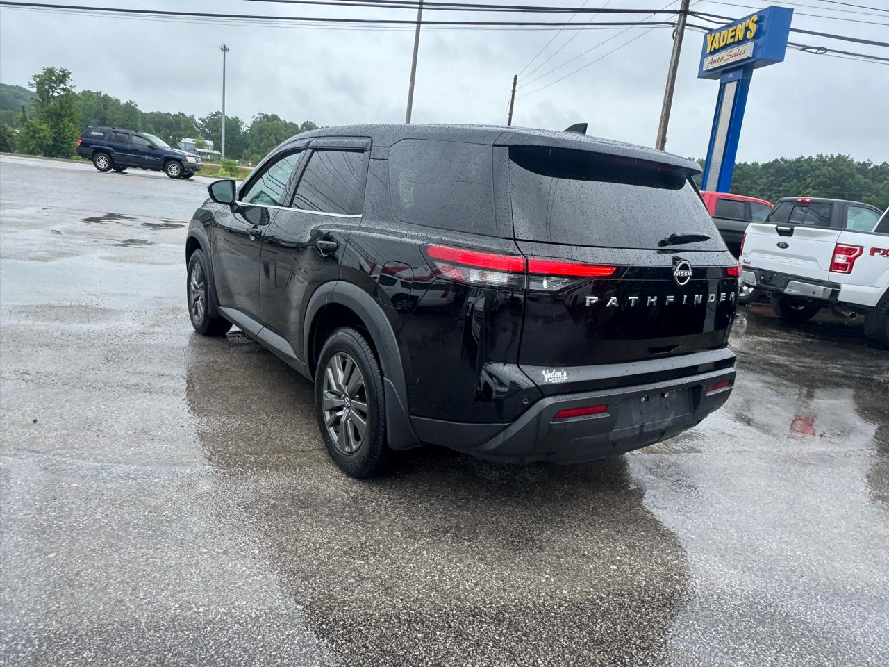Nissan Pathfinder S 2WD 2022