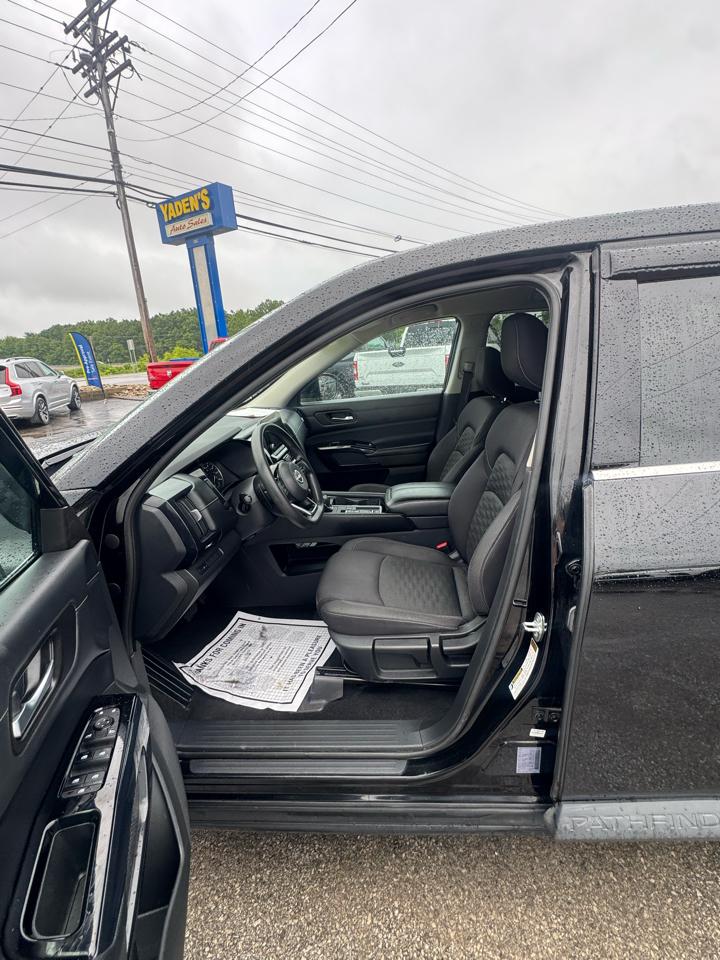 Nissan Pathfinder S 2WD 2022