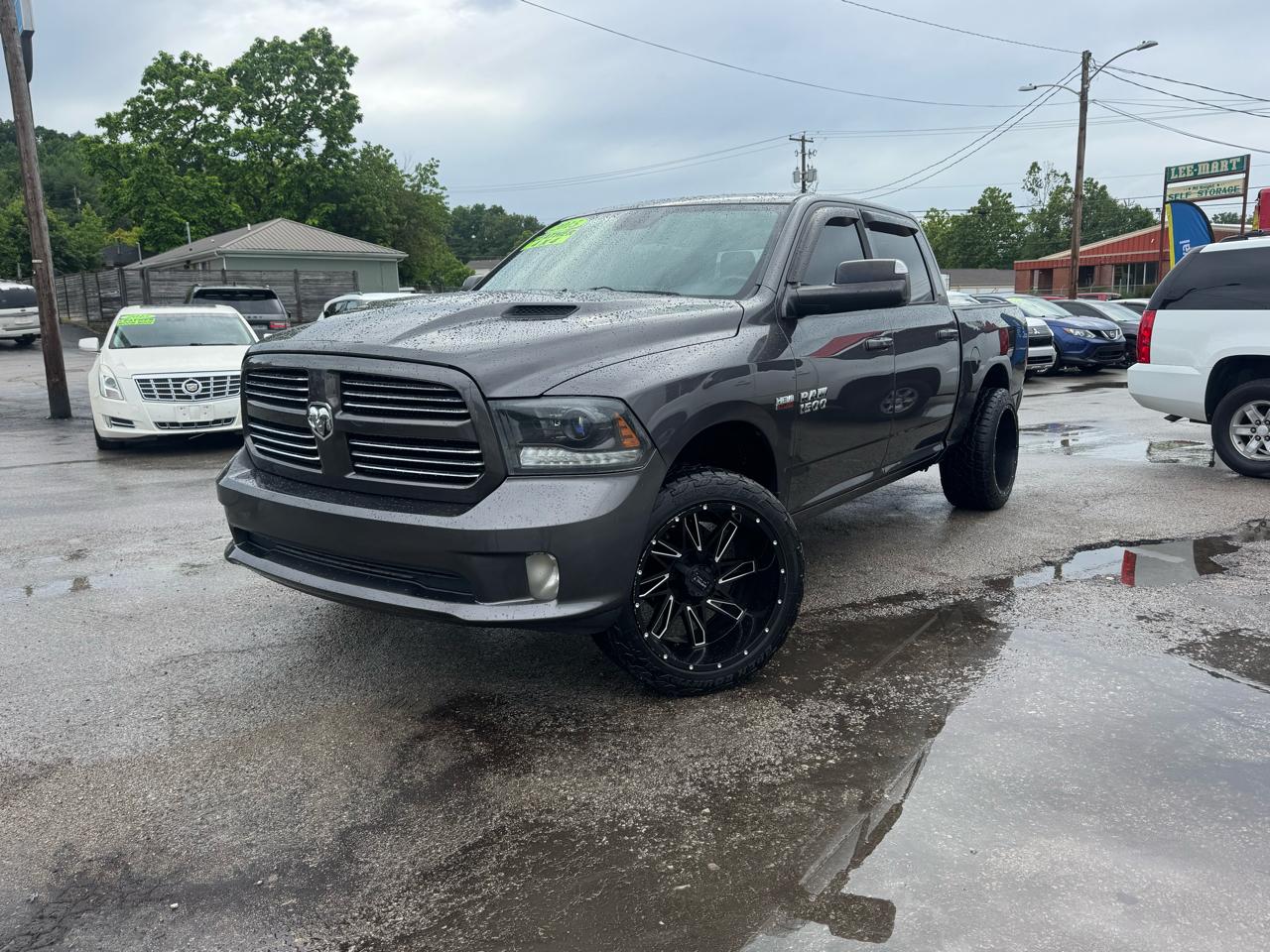 RAM 1500 4WD Crew Cab 140.5" Sport 2015