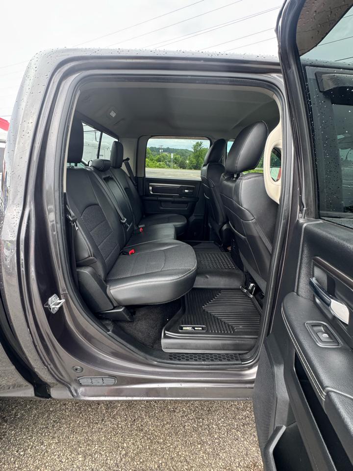 RAM 1500 4WD Crew Cab 140.5" Sport 2015