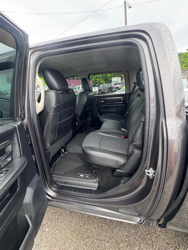 RAM 1500 4WD Crew Cab 140.5" Sport 2015