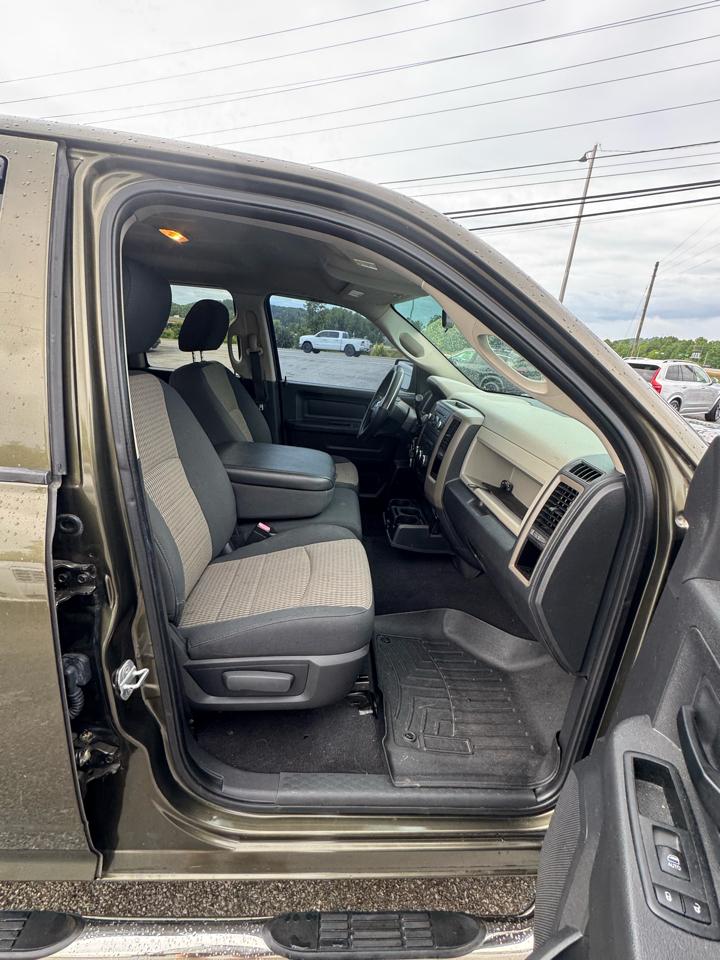 RAM 1500 2WD Quad Cab 140.5" Tradesman 2012