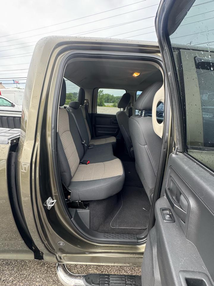 RAM 1500 2WD Quad Cab 140.5" Tradesman 2012