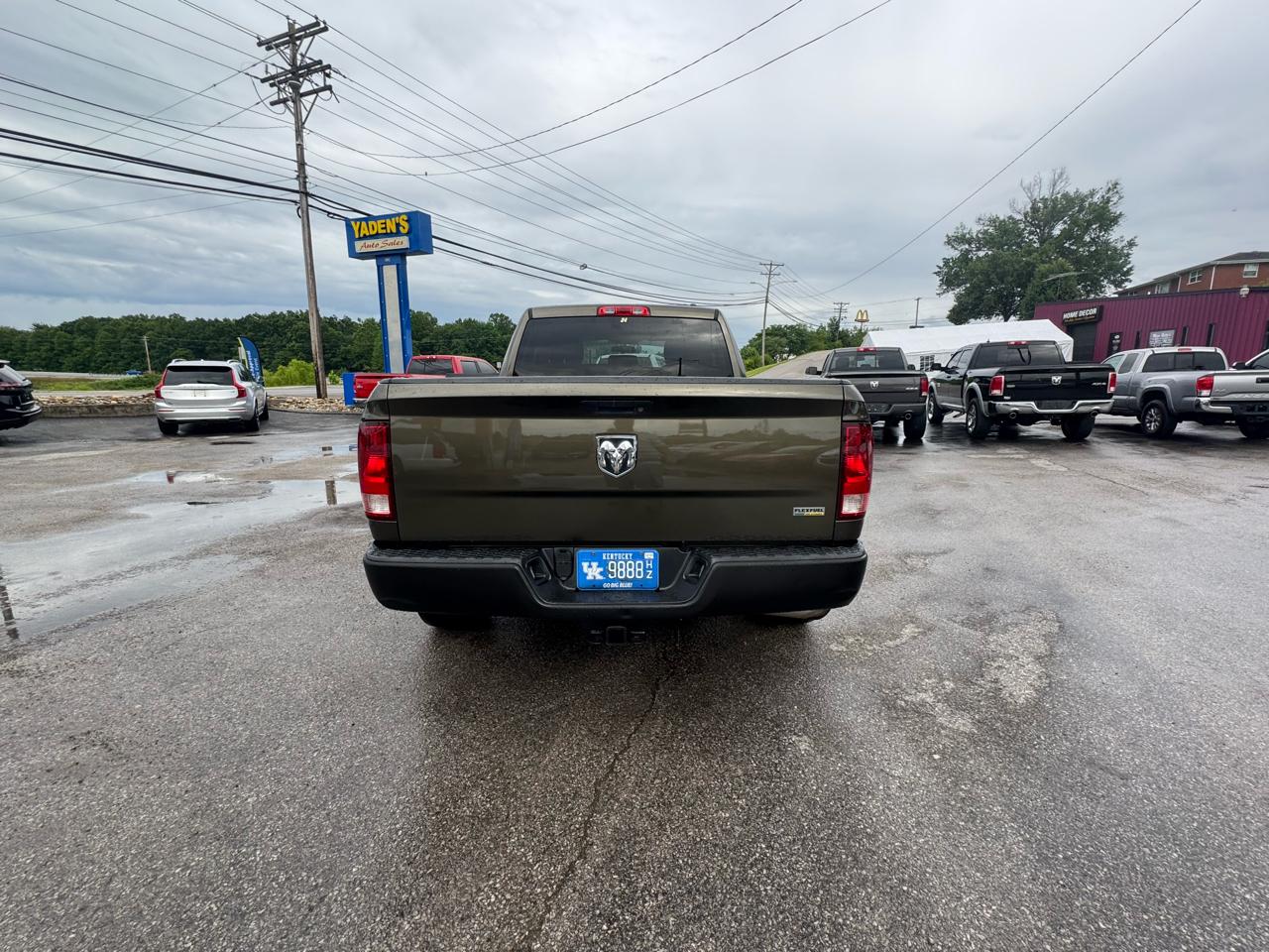 RAM 1500 2WD Quad Cab 140.5" Tradesman 2012
