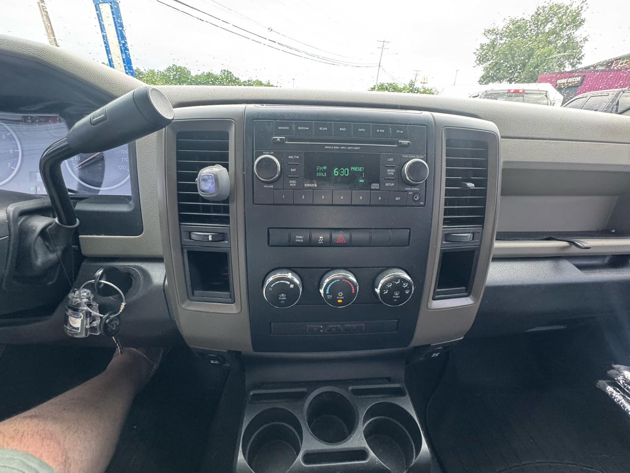 RAM 1500 2WD Quad Cab 140.5" Tradesman 2012