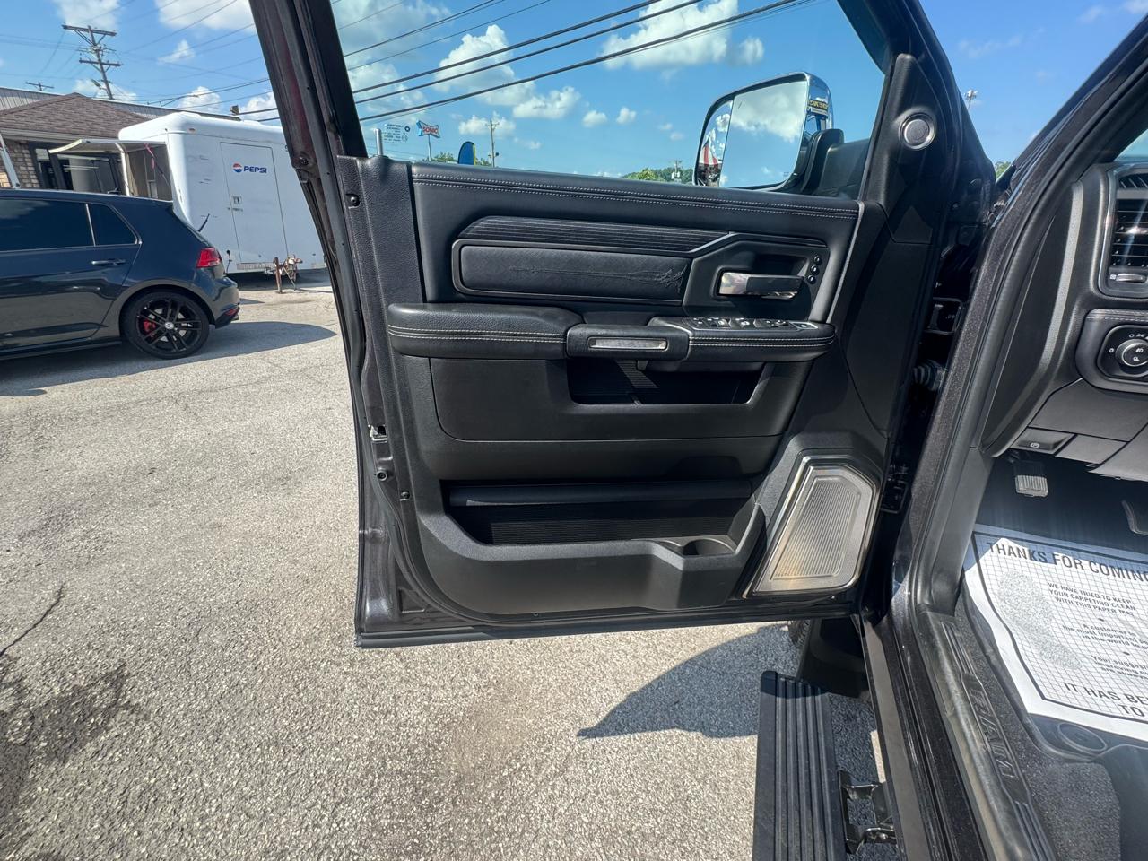 RAM 3500 Limited 4x4 Mega Cab 6'4" Box 2019