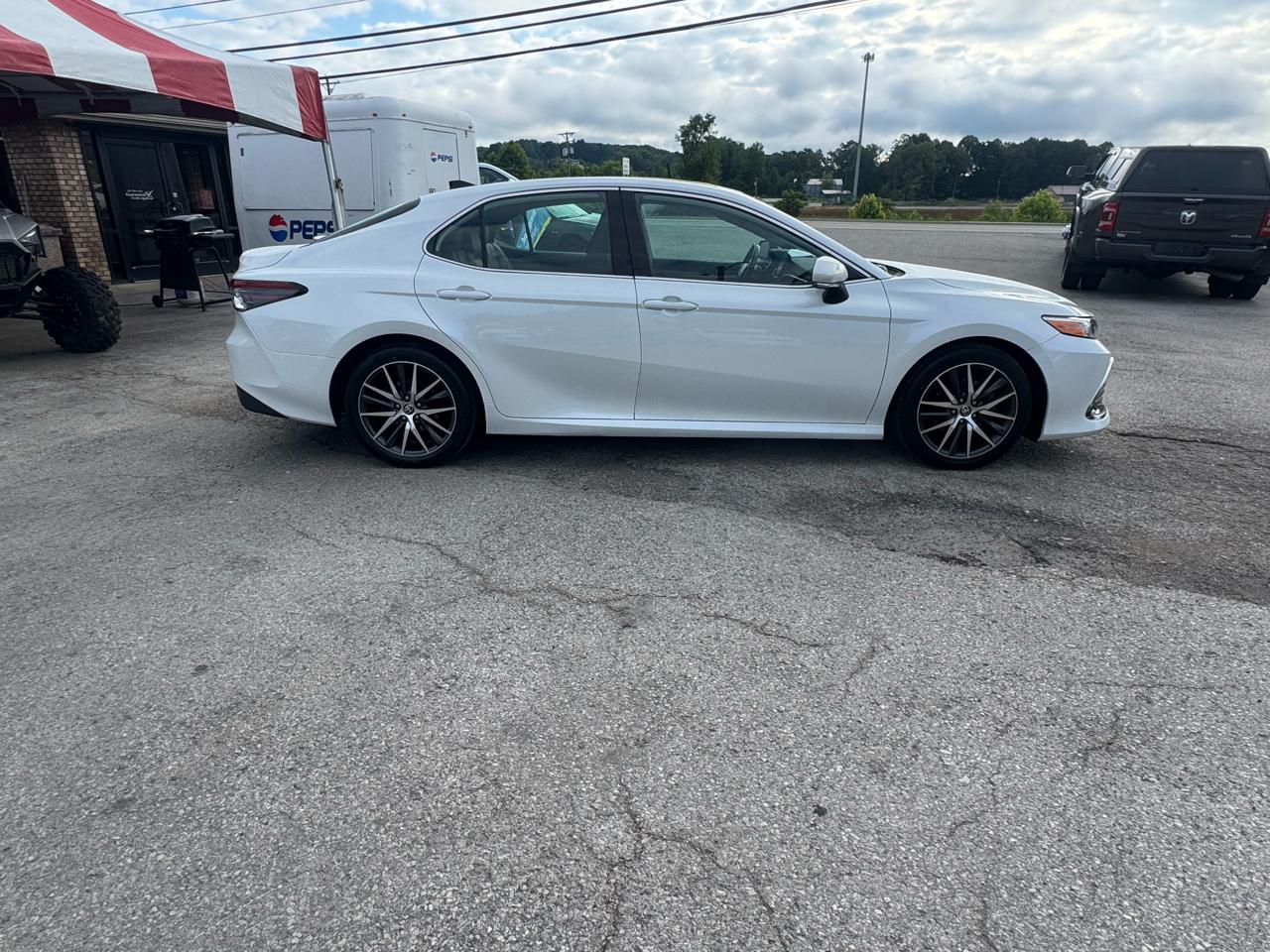 Toyota Camry XLE Auto (Natl) 2022