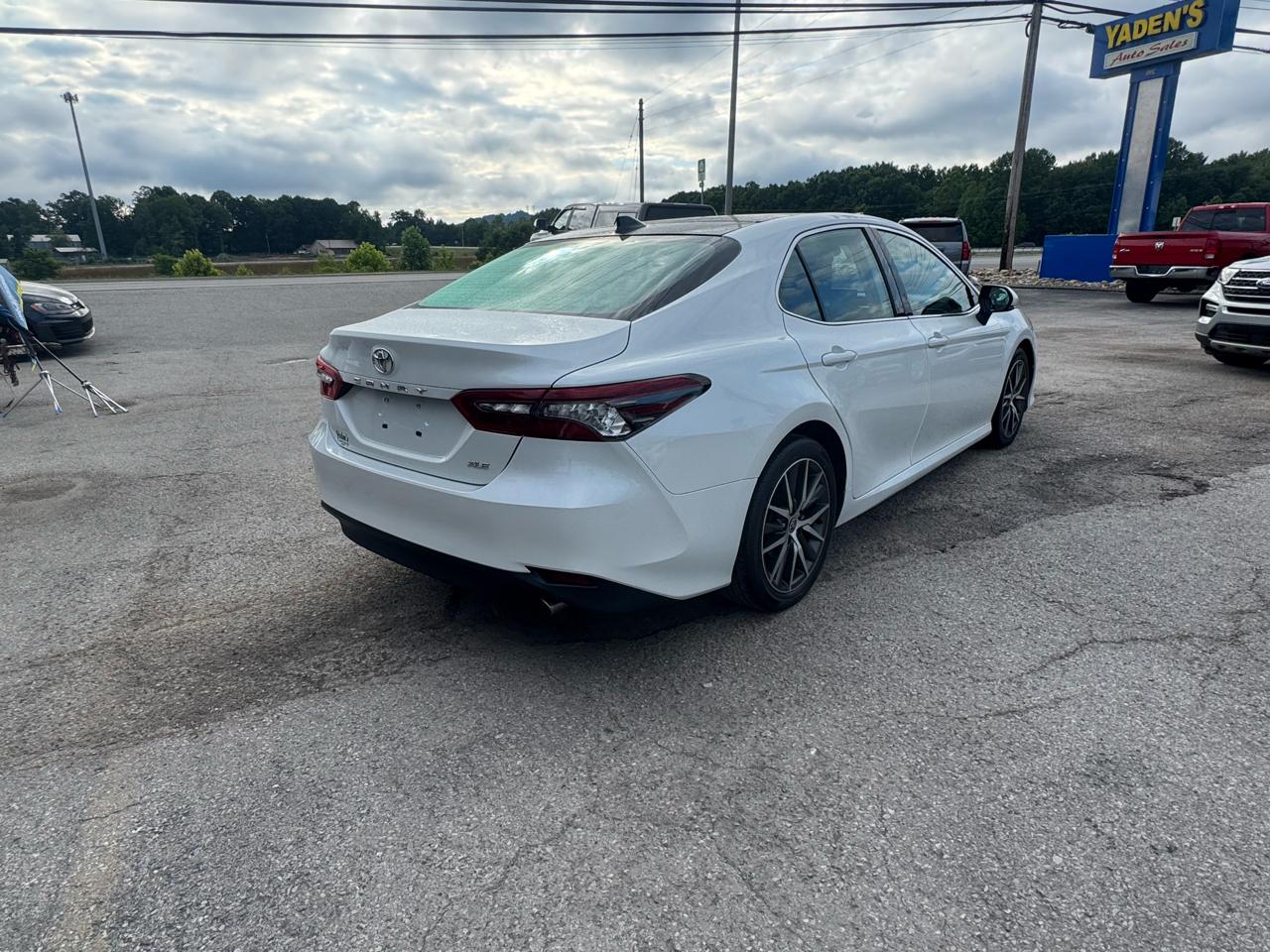 Toyota Camry XLE Auto (Natl) 2022