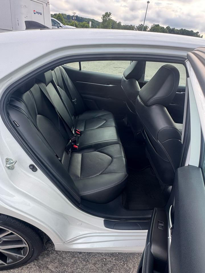 Toyota Camry XLE Auto (Natl) 2022