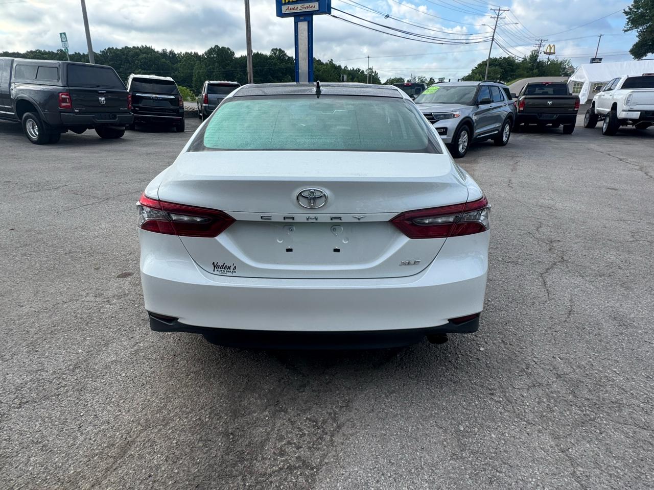 Toyota Camry XLE Auto (Natl) 2022