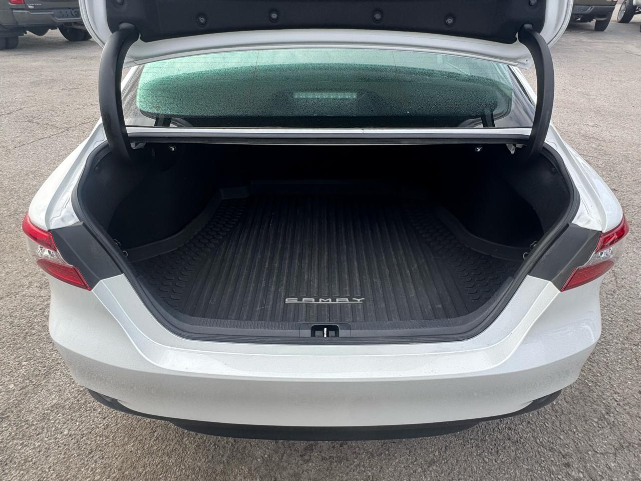 Toyota Camry XLE Auto (Natl) 2022