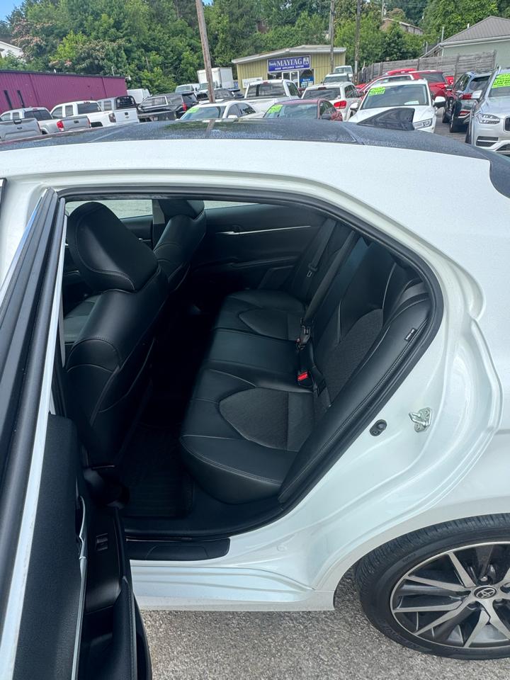 Toyota Camry XLE Auto (Natl) 2022