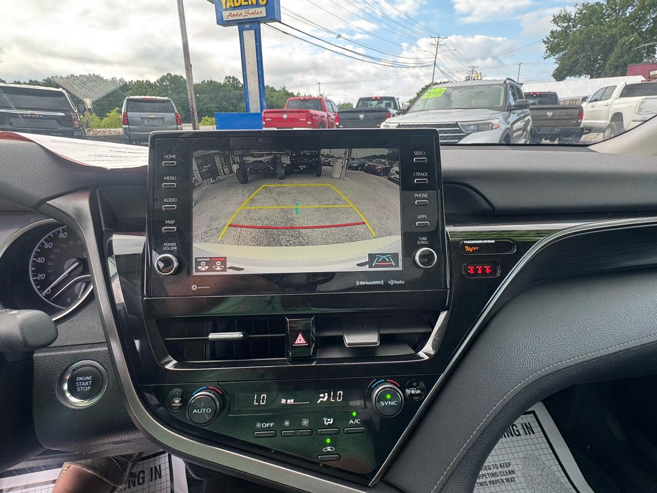 Toyota Camry XLE Auto (Natl) 2022