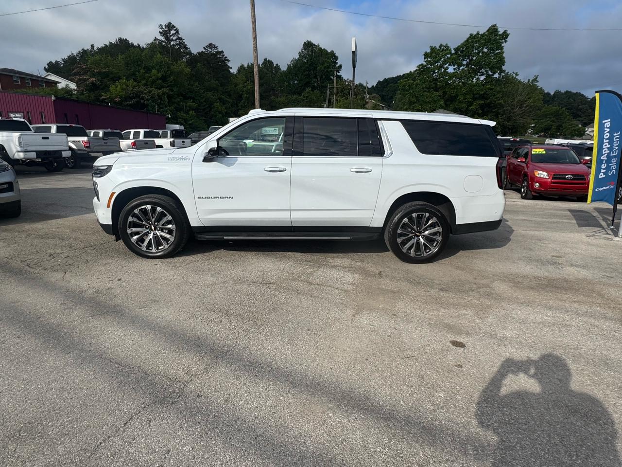 Chevrolet Suburban 4WD 4dr High Country 2026