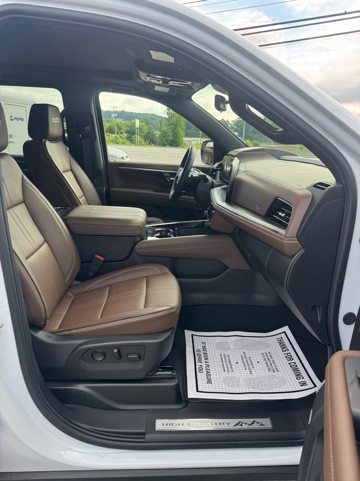 Chevrolet Suburban 4WD 4dr High Country 2026