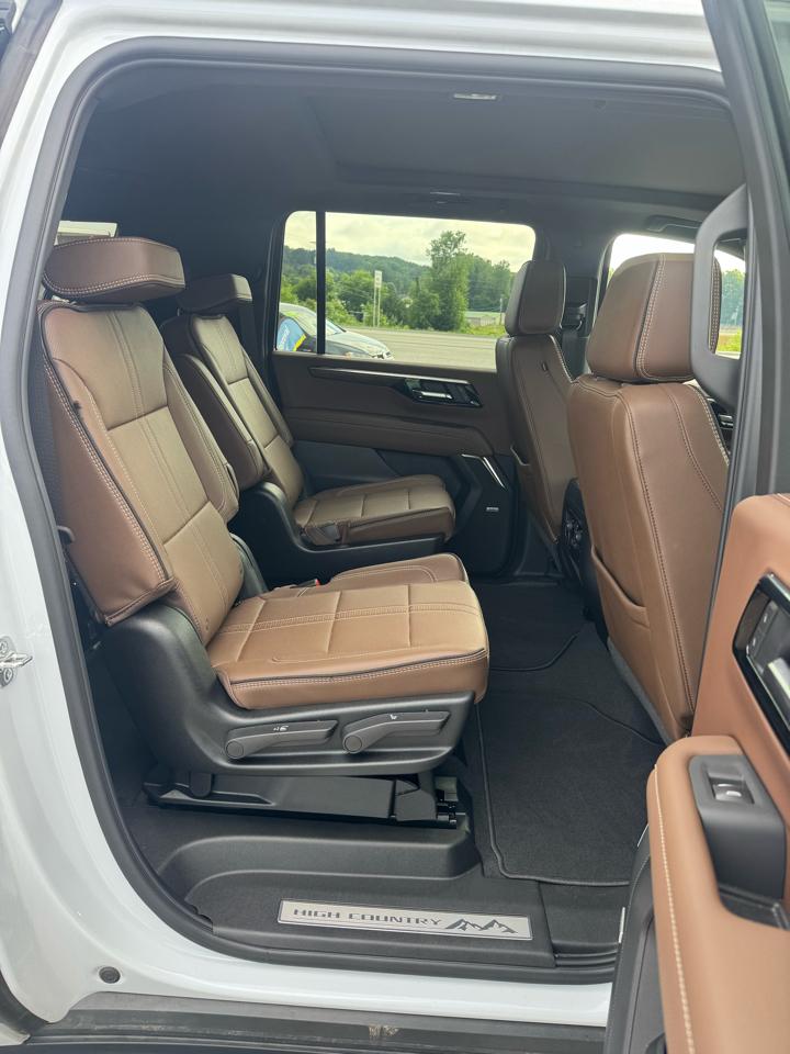 Chevrolet Suburban 4WD 4dr High Country 2026