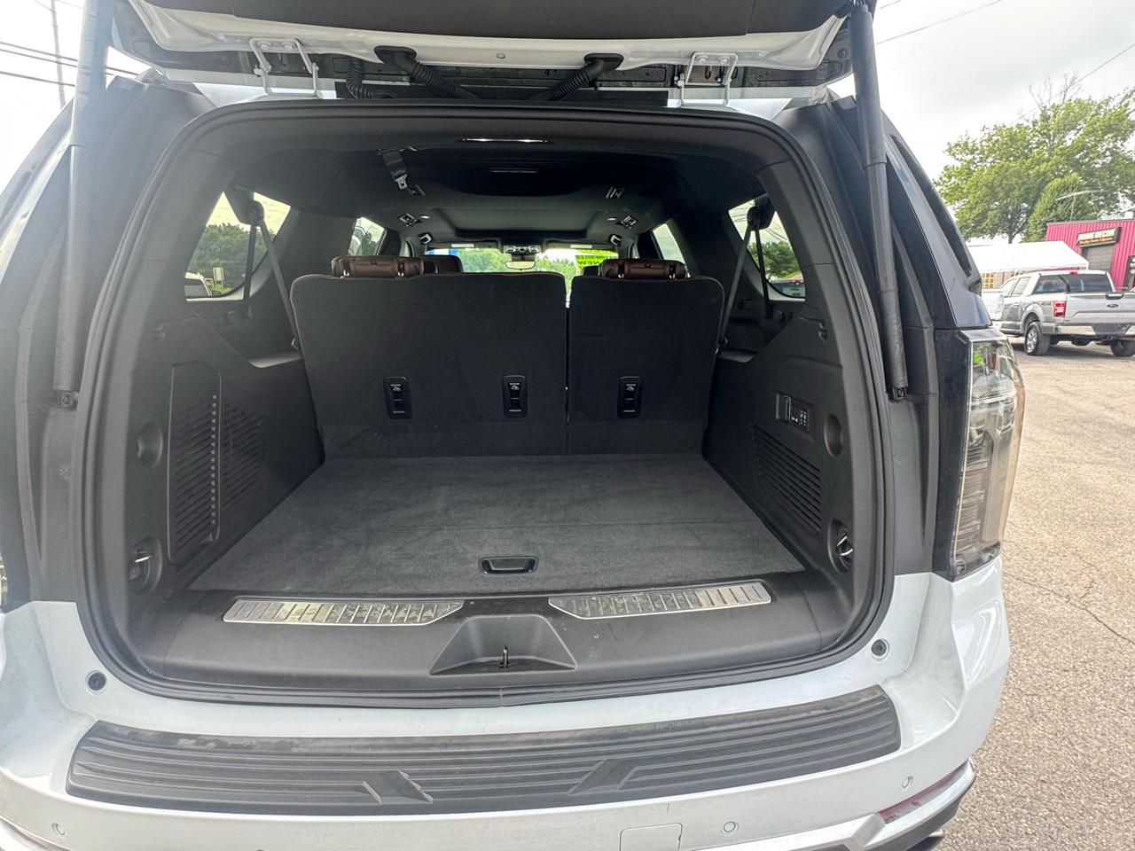 Chevrolet Suburban 4WD 4dr High Country 2026