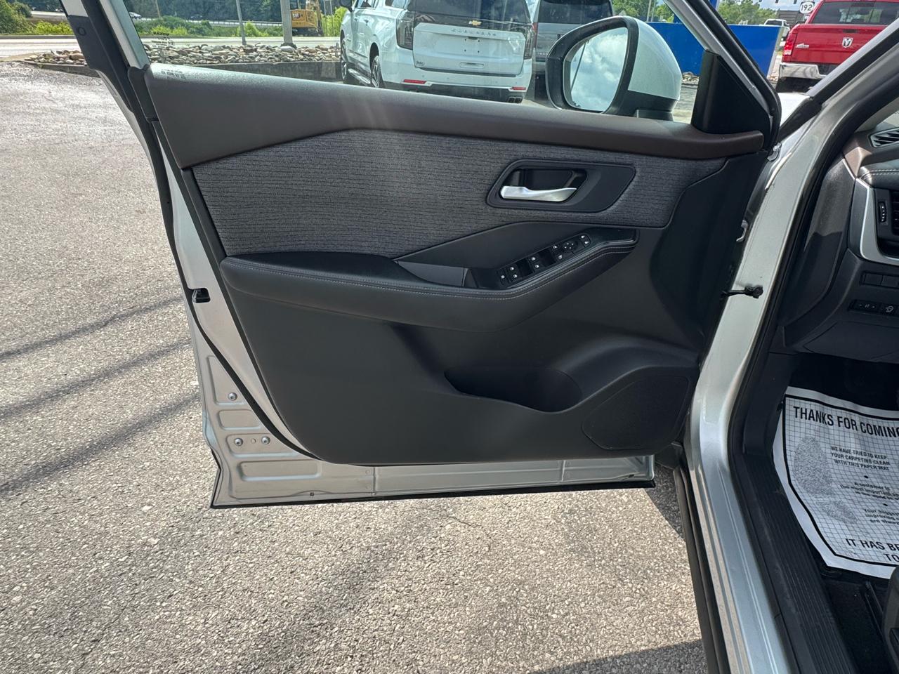 Nissan Rogue FWD SV 2023