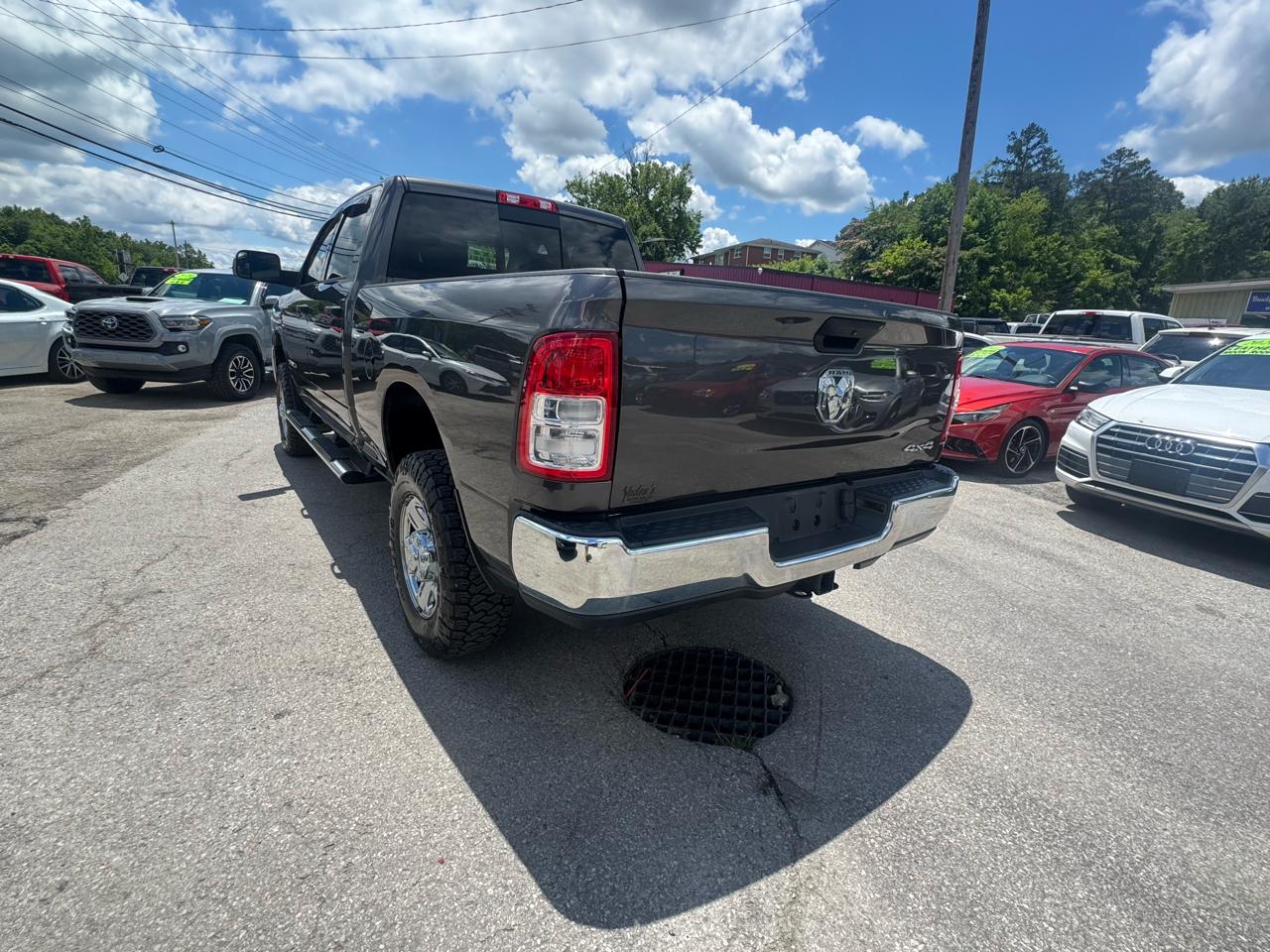 RAM 2500 Tradesman 4x4 Crew Cab 6'4" Box 2019