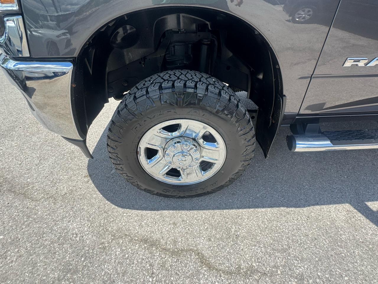 RAM 2500 Tradesman 4x4 Crew Cab 6'4" Box 2019