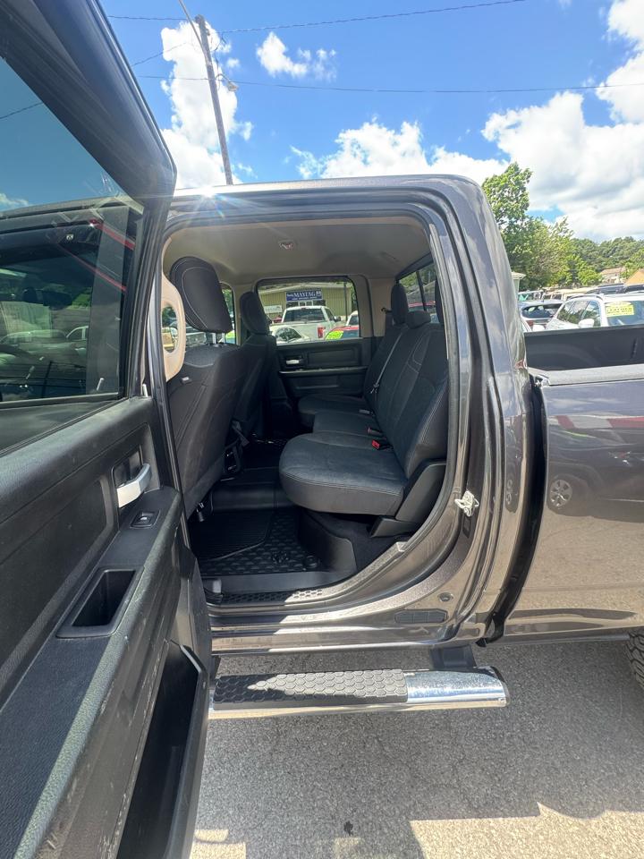RAM 2500 Tradesman 4x4 Crew Cab 6'4" Box 2019