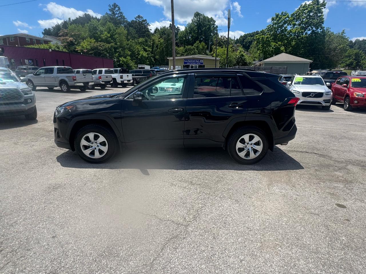 Toyota RAV4 LE AWD (Natl) 2019