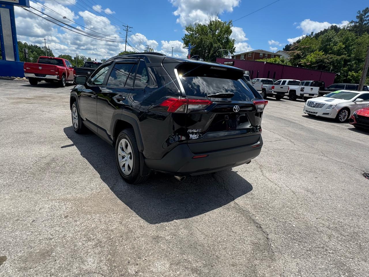 Toyota RAV4 LE AWD (Natl) 2019