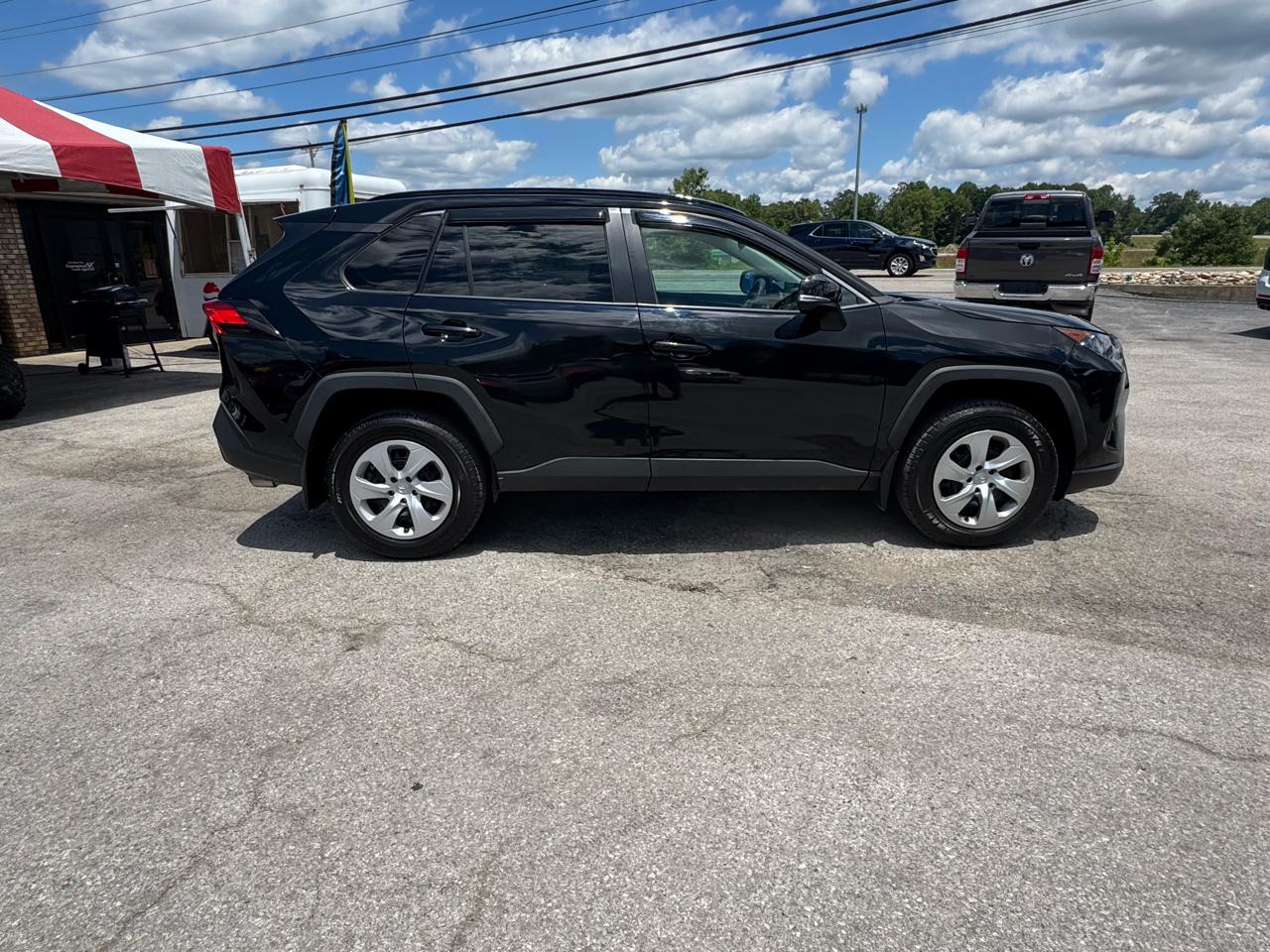 Toyota RAV4 LE AWD (Natl) 2019