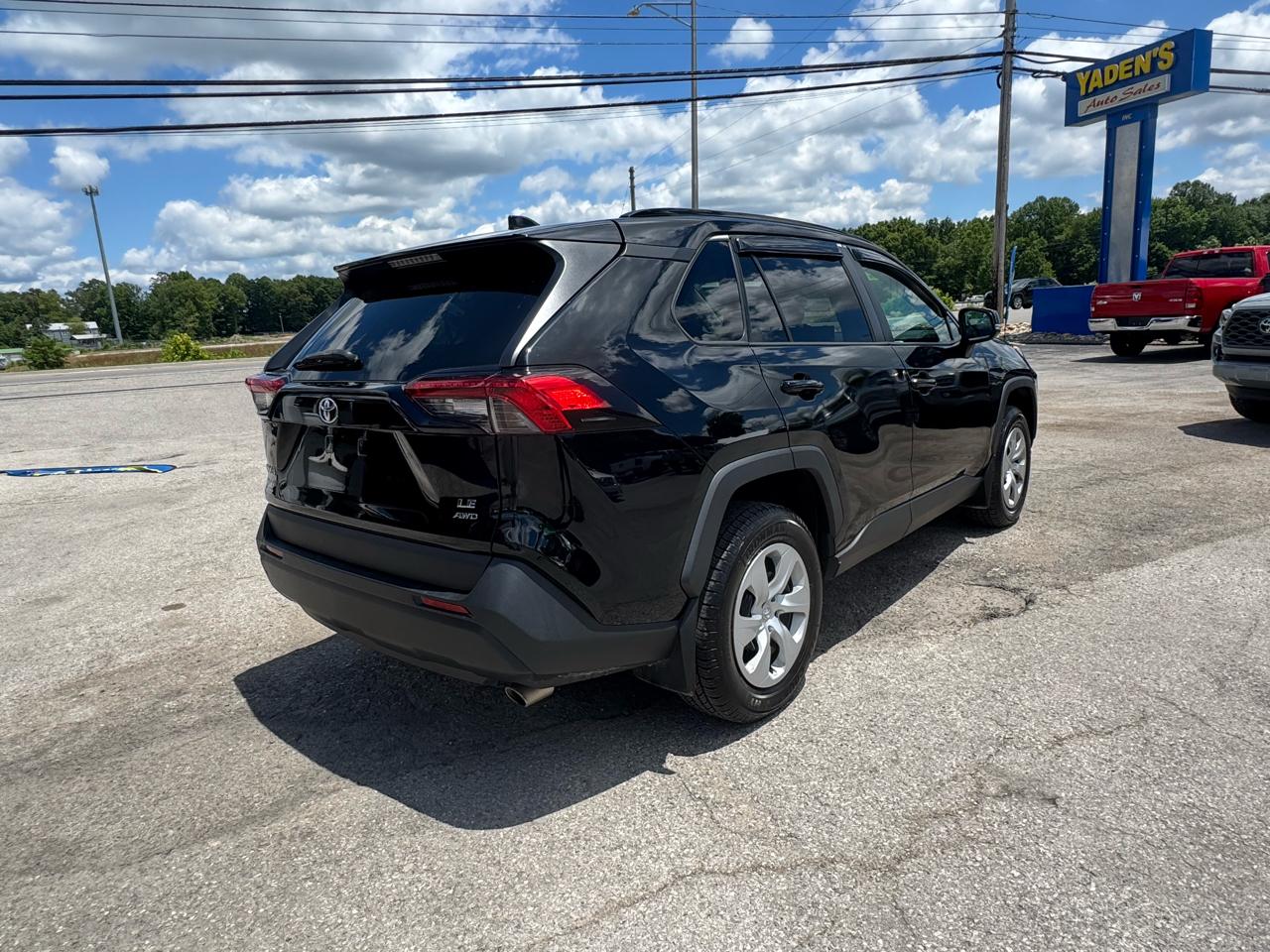Toyota RAV4 LE AWD (Natl) 2019