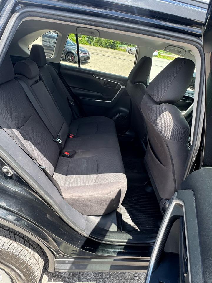 Toyota RAV4 LE AWD (Natl) 2019