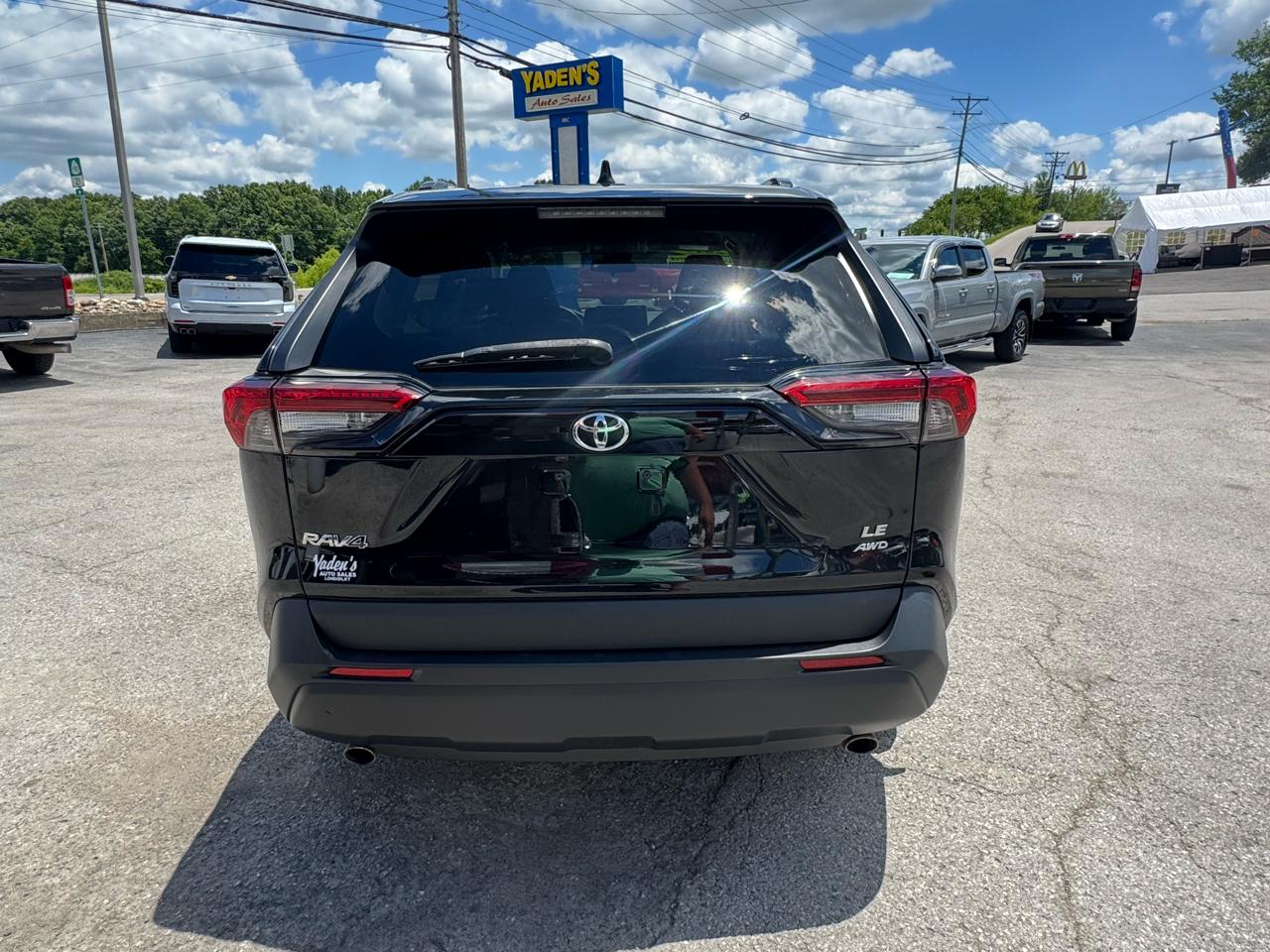 Toyota RAV4 LE AWD (Natl) 2019