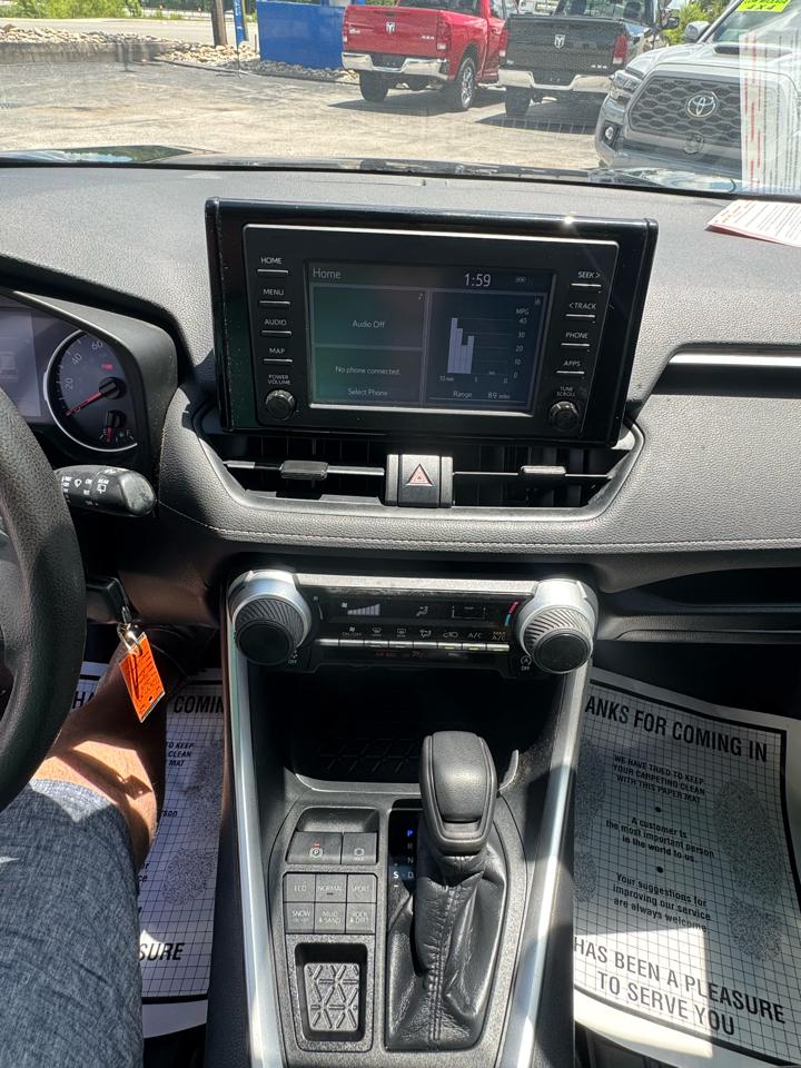 Toyota RAV4 LE AWD (Natl) 2019