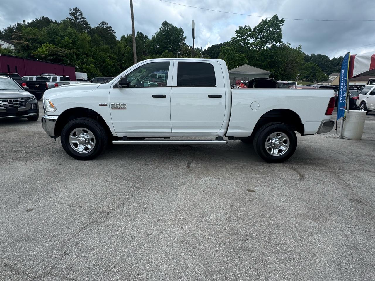 RAM 2500 4WD Crew Cab 149" Tradesman 2016