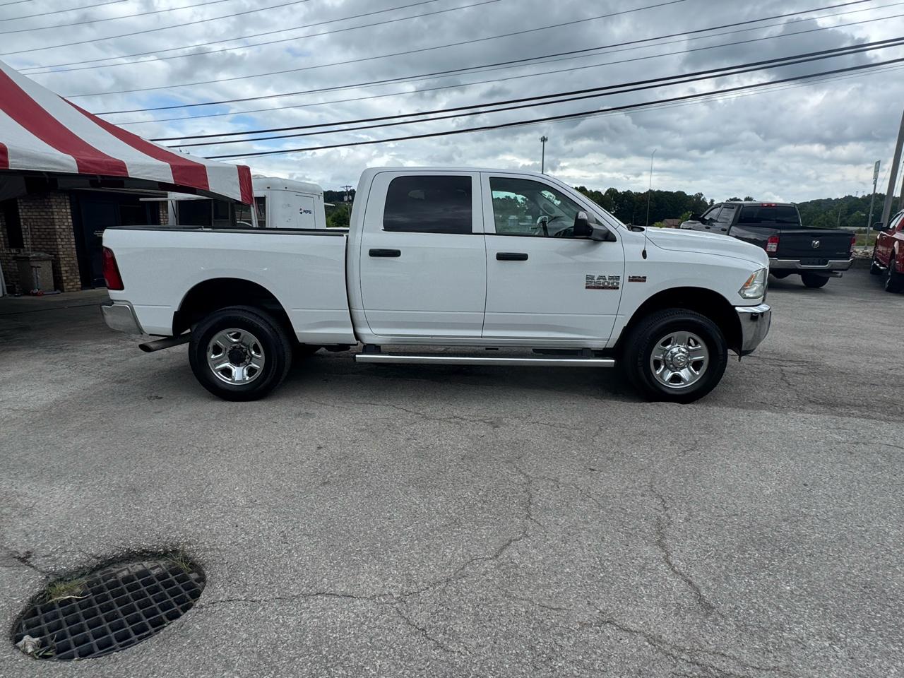 RAM 2500 4WD Crew Cab 149" Tradesman 2016