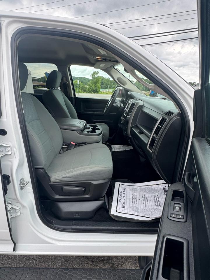 RAM 2500 4WD Crew Cab 149" Tradesman 2016