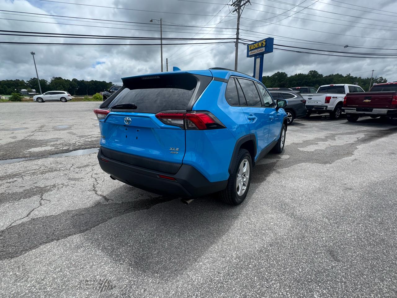 Toyota RAV4 XLE AWD (Natl) 2019