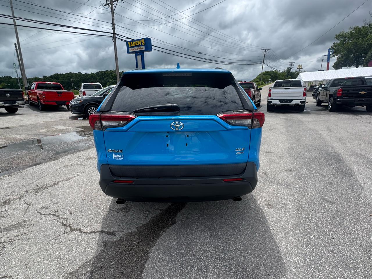 Toyota RAV4 XLE AWD (Natl) 2019