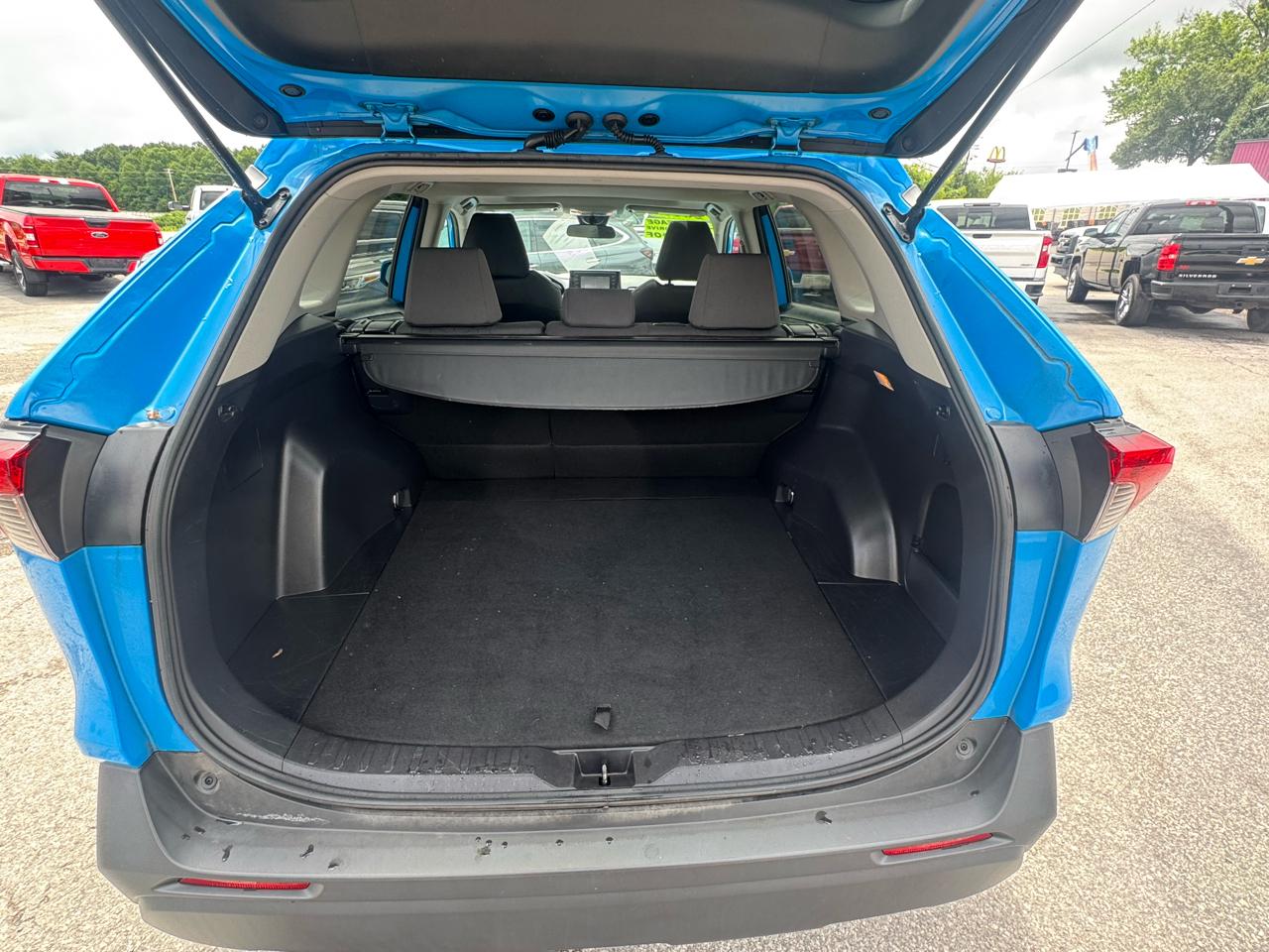 Toyota RAV4 XLE AWD (Natl) 2019