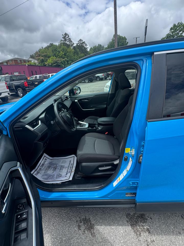 Toyota RAV4 XLE AWD (Natl) 2019