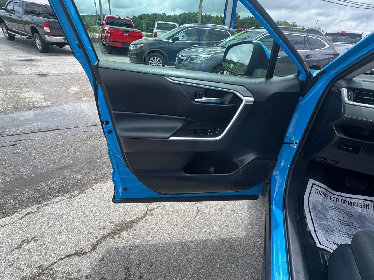 Toyota RAV4 XLE AWD (Natl) 2019