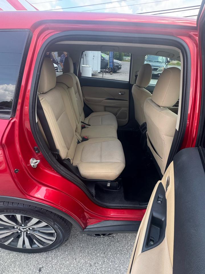 Mitsubishi Outlander ES FWD 2019