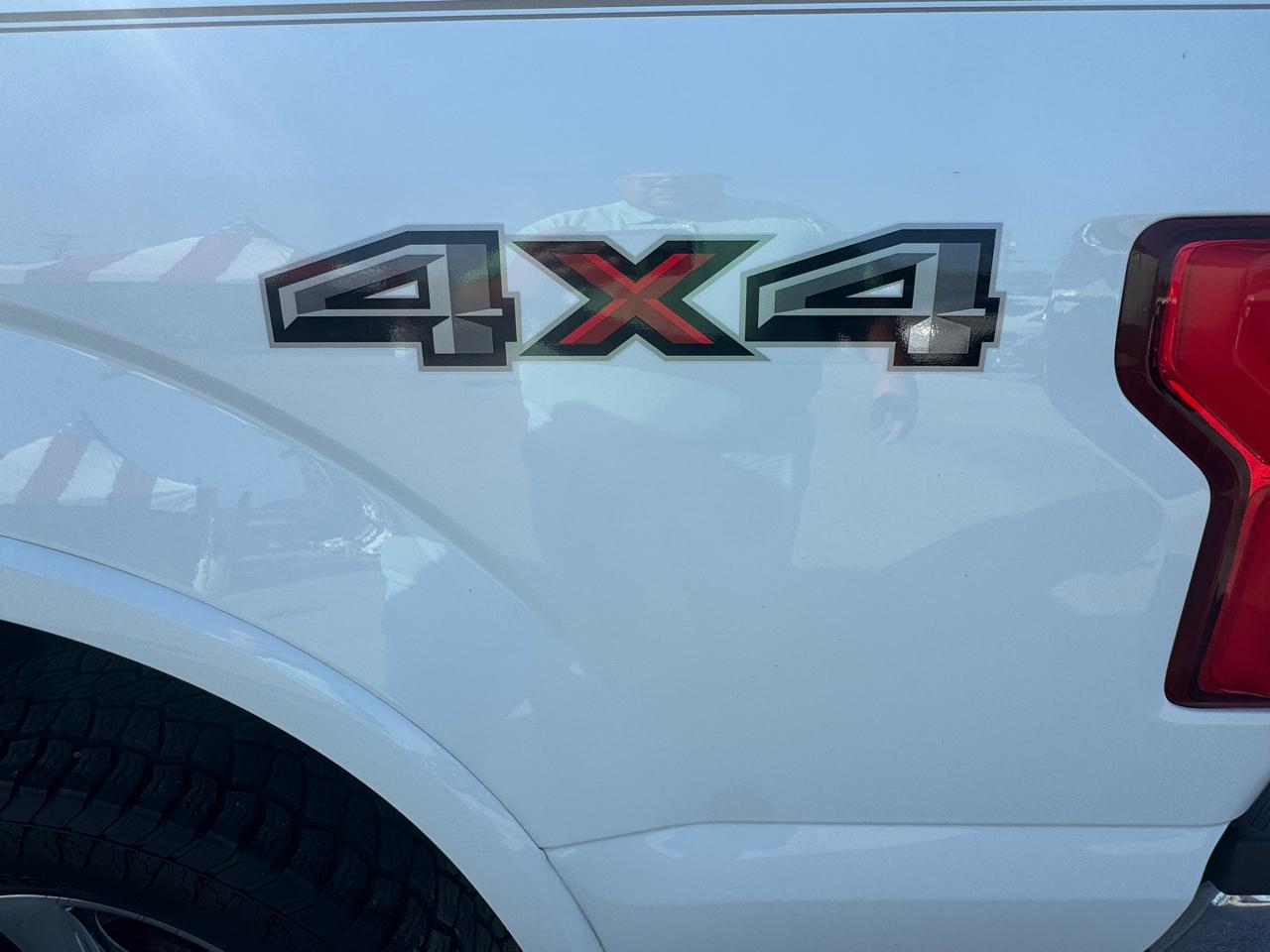 Ford F-150 4WD SuperCrew 139" Lariat 2019