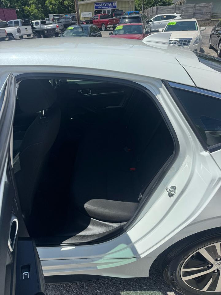 Honda Civic Hatchback LX CVT 2024