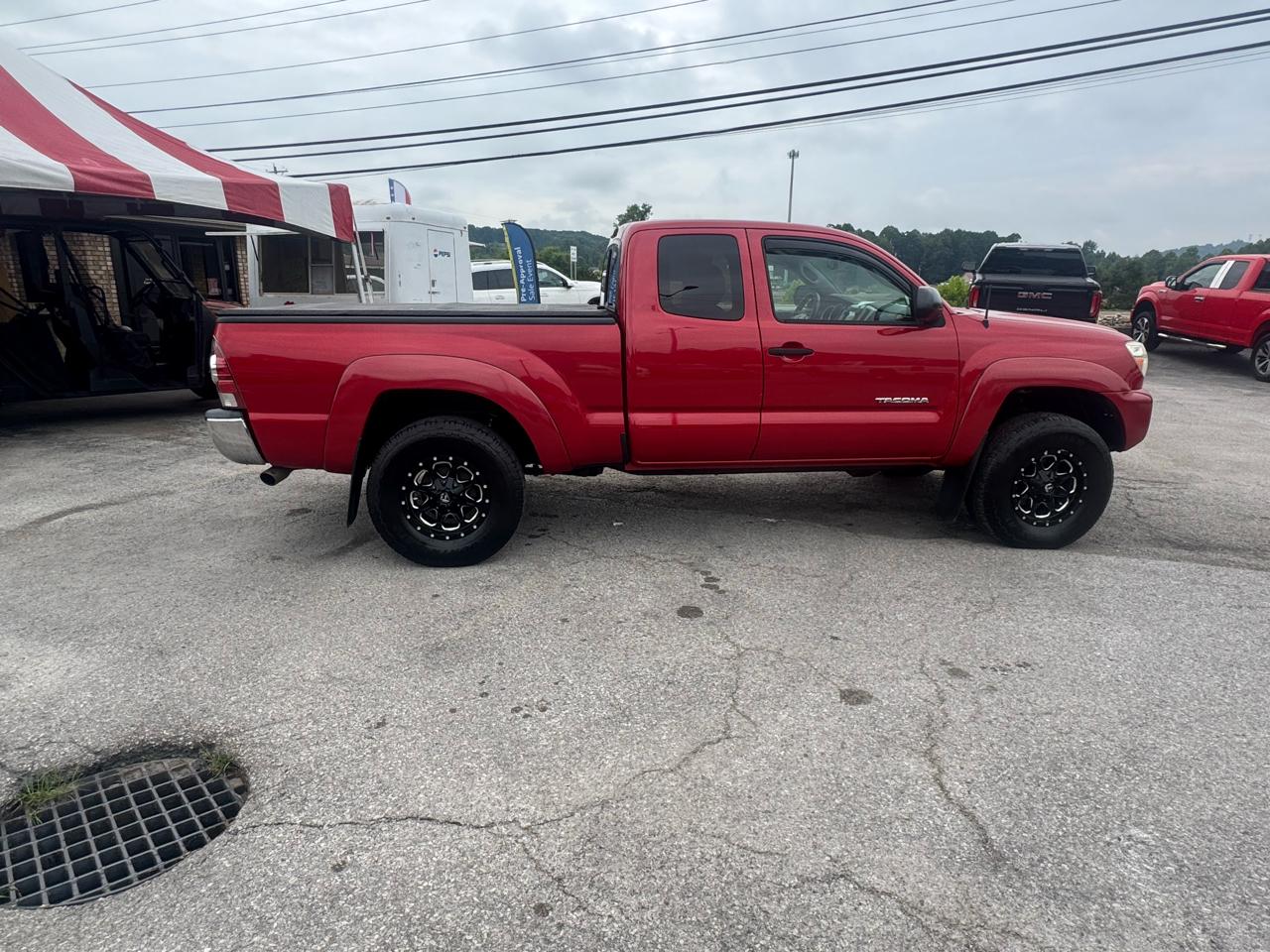 Toyota Tacoma 4WD Access Cab V6 MT (Natl) 2013