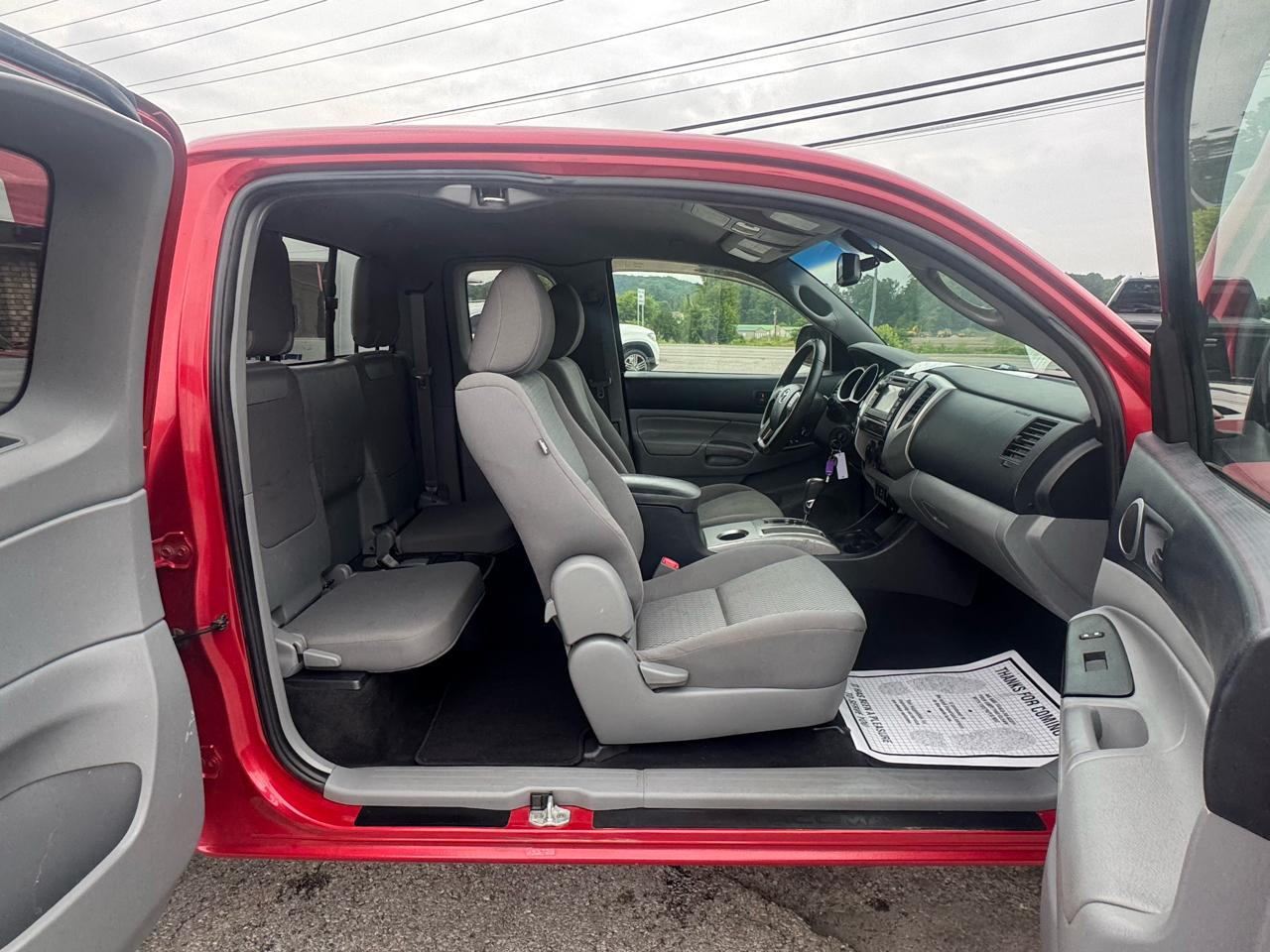 Toyota Tacoma 4WD Access Cab V6 MT (Natl) 2013